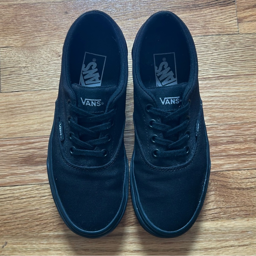 Vans All-Black Classic Low-Top Sneakers Womens Size 6